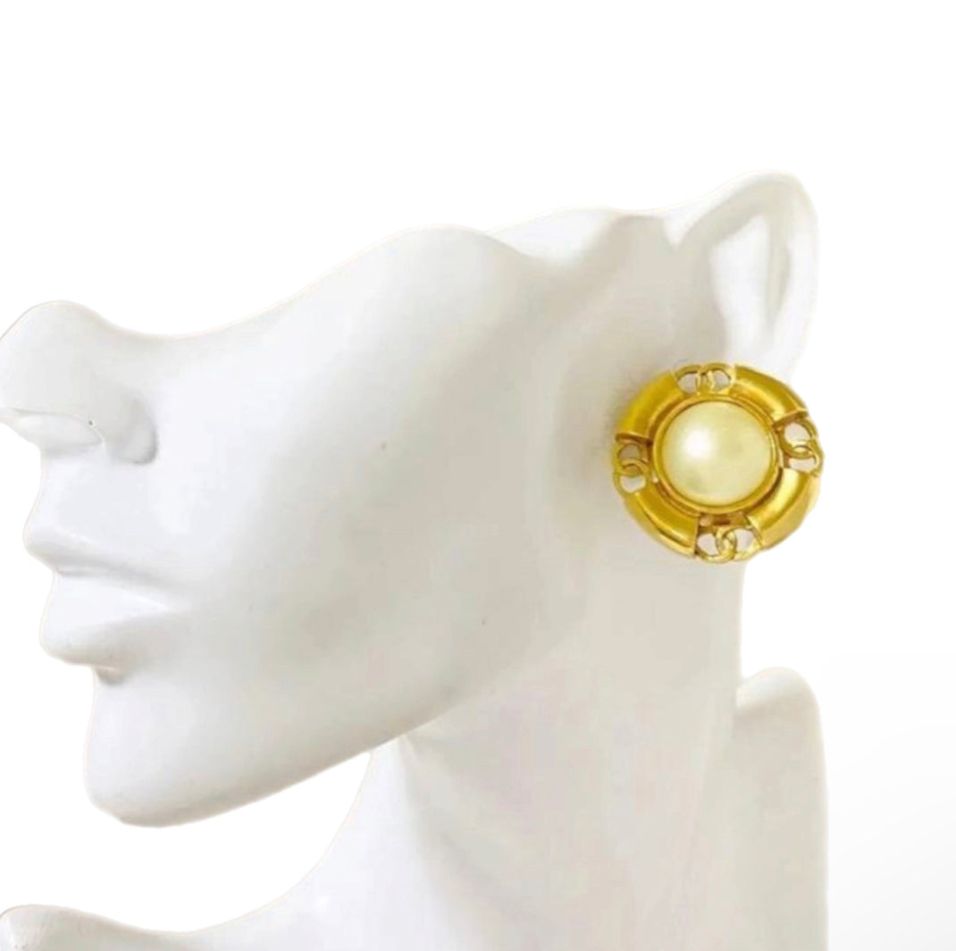 CHANEL Earrings