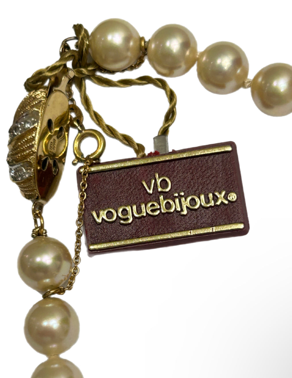 VOGUE NECKLACE