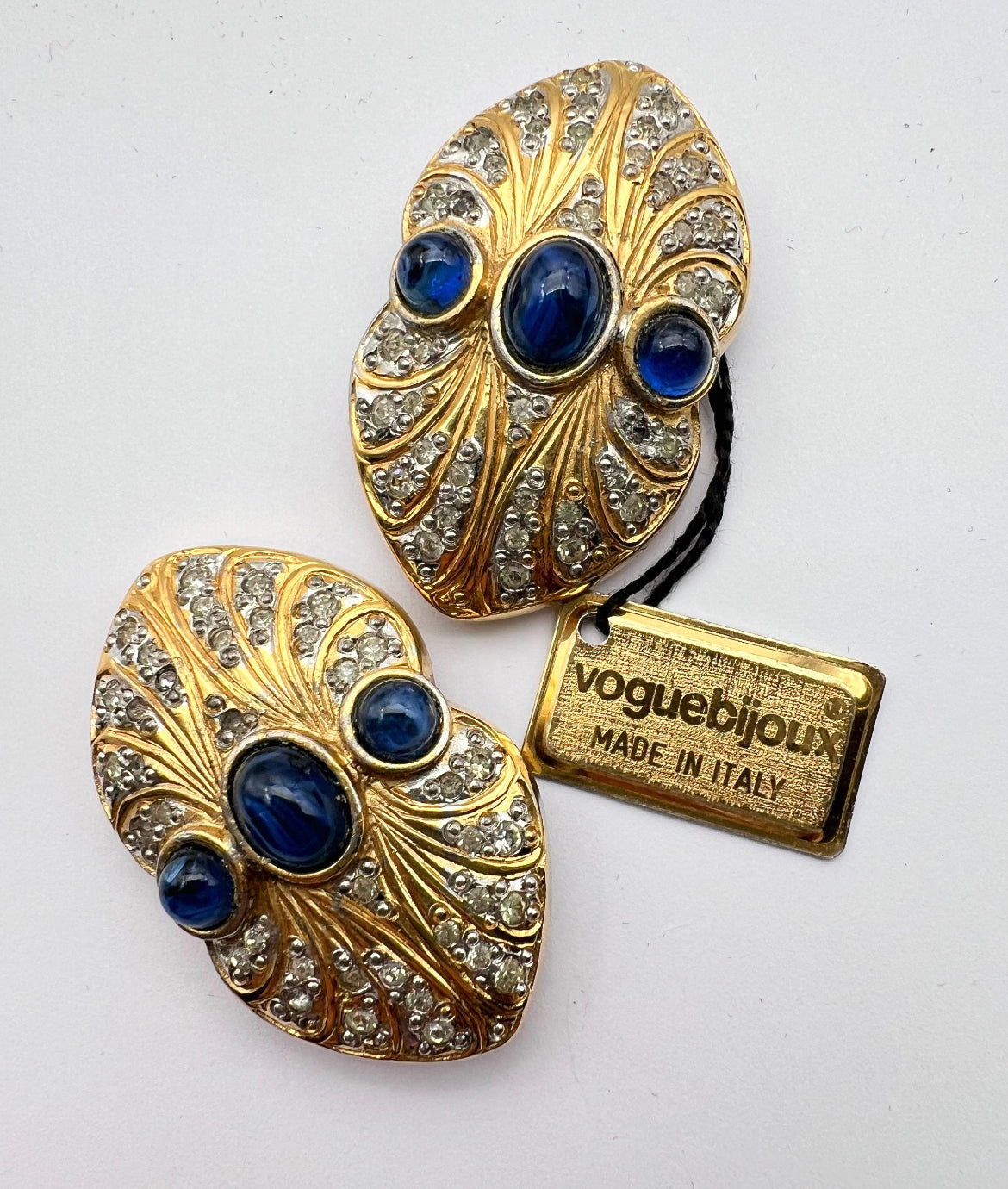 Vogue bijoux vintage earrings